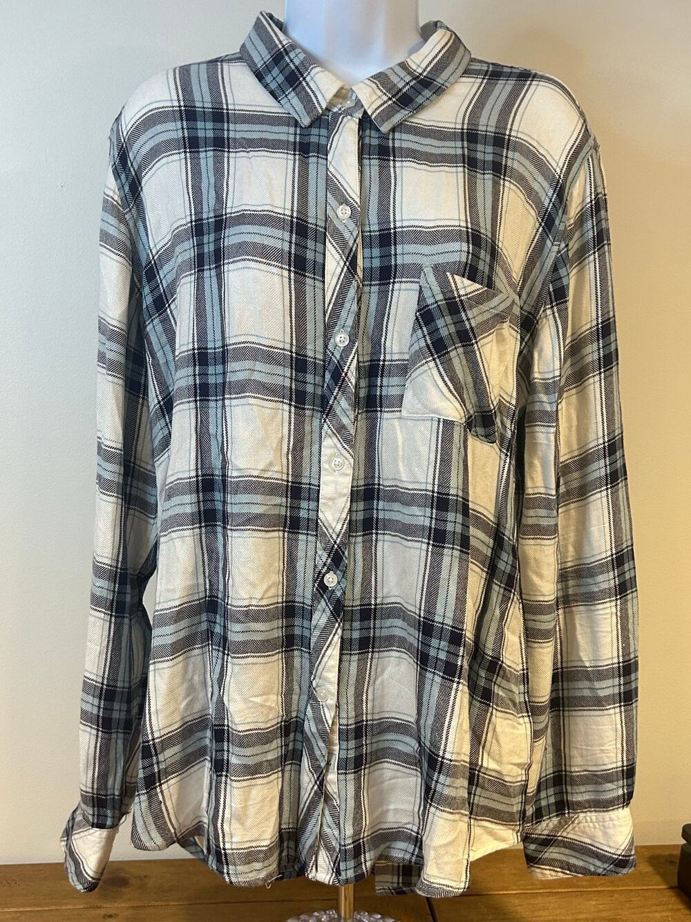 Rails Hunter Shirt Sz M White Blue Plaid Long Sleeve Button Western Cowgirl Soft
